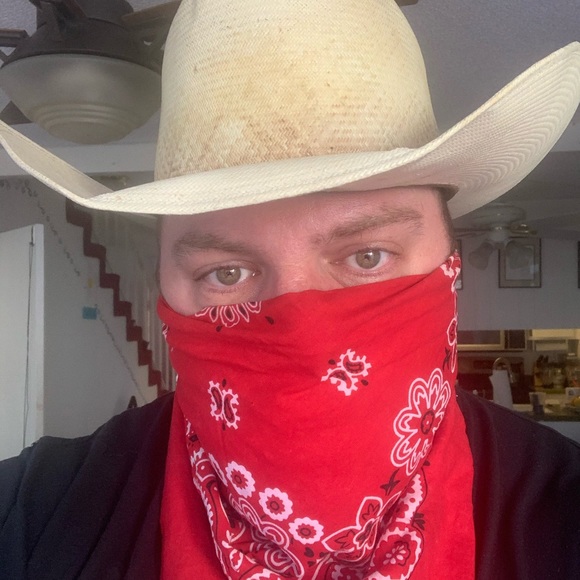 Profile Picture of David Lieberman (@dasubergeek) on Poshmark