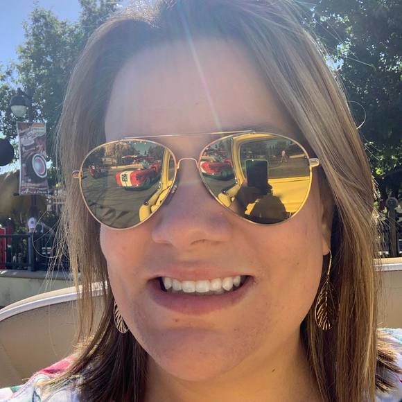 Profile Picture of Christie Mclarty (@ducotec) on Poshmark