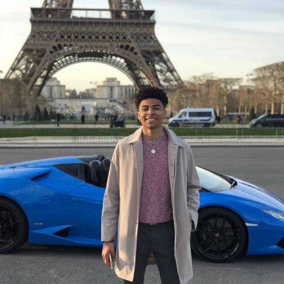 Profile Picture of Darius Reliford (@darius_reliford) on Poshmark