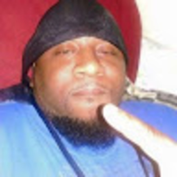 Profile Picture of David Dickens (@daviddickens646) on Poshmark