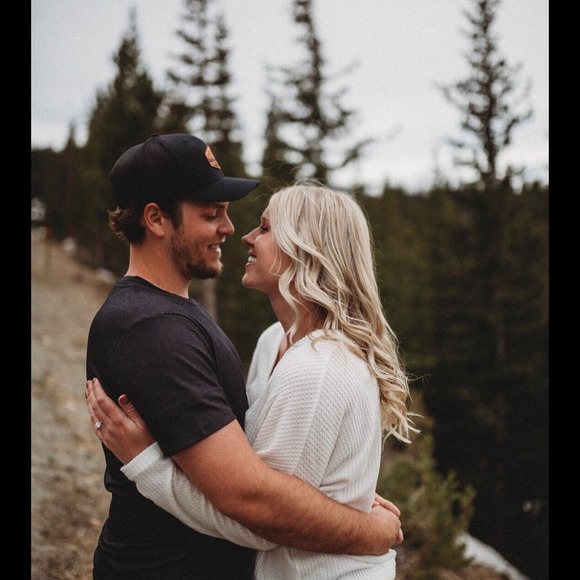Profile Picture of Derek Graves (@derekgraves24) on Poshmark