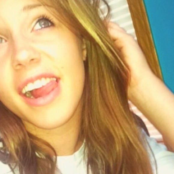 Profile Picture of Kelsie Sirjord (@kelsie18) on Poshmark