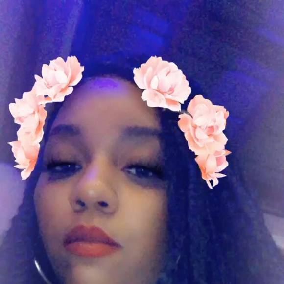 Profile Picture of Barbara Nicholson (@barbaranicho353) on Poshmark