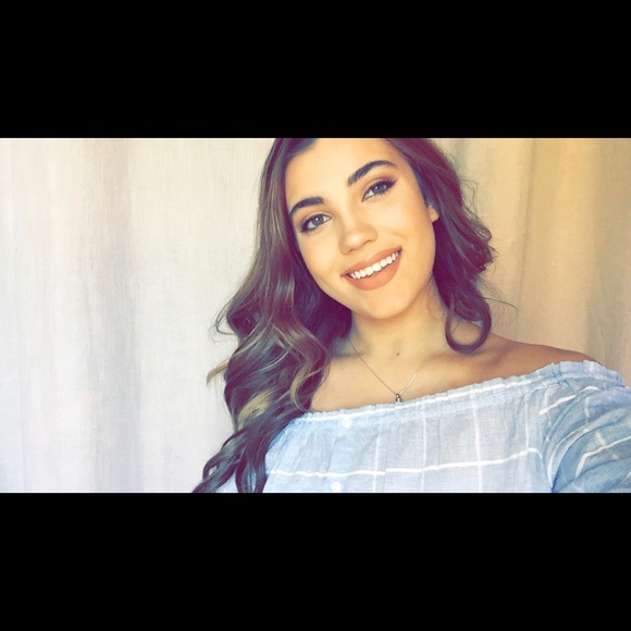 Profile Picture of Valerie Torres (@val_amber) on Poshmark