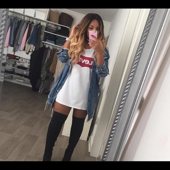 Profile Picture of Amber Magal (@421magal) on Poshmark
