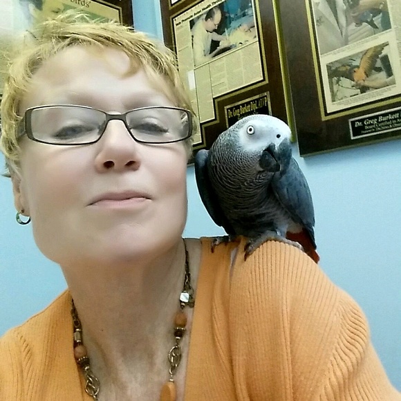 Profile Picture of Leigh Latchum (@leighlatchum) on Poshmark