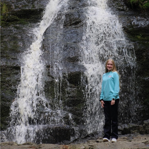 Profile Picture of Katelynn Scott (@katelynn_165) on Poshmark