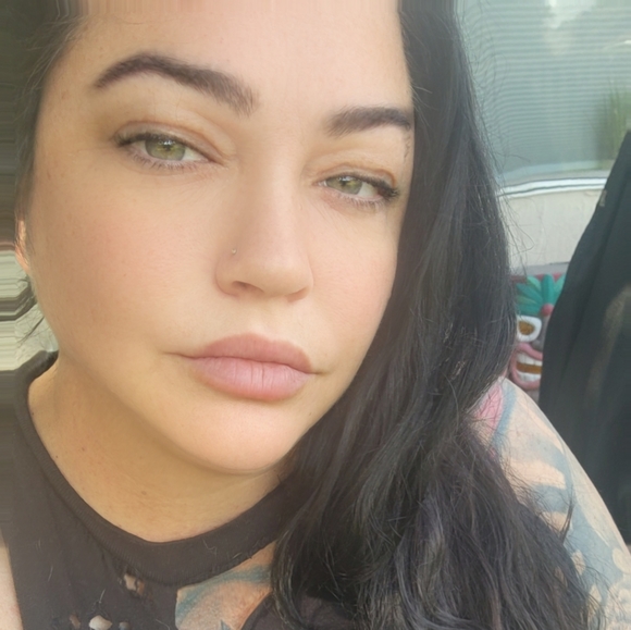Profile Picture of Crystal Kincade (@clkclk123) on Poshmark