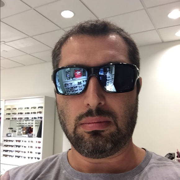 Profile Picture of Lorin Bentea (@lorinbentea) on Poshmark