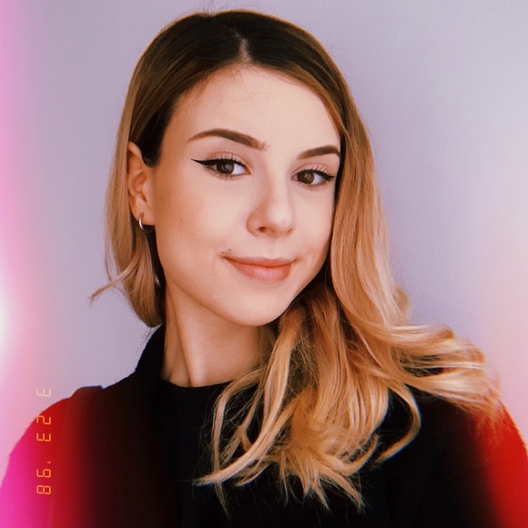 Profile Picture of Bianca Grosu (@bianca_grosu) on Poshmark