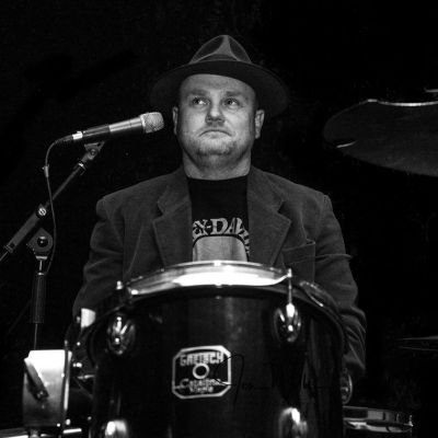 Profile Picture of Simon Cutts (@SimonCutts3) on Twitter