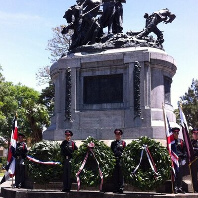 Profile Picture of Charles Hernandez (@CharlesChaviale) on Twitter