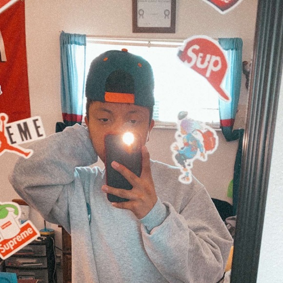 Profile Picture of Joshua Barron (@joshuabarron382) on Poshmark