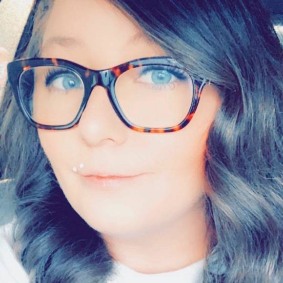 Profile Picture of Kaitie Twiggs (@twiggy_twix2002) on Poshmark