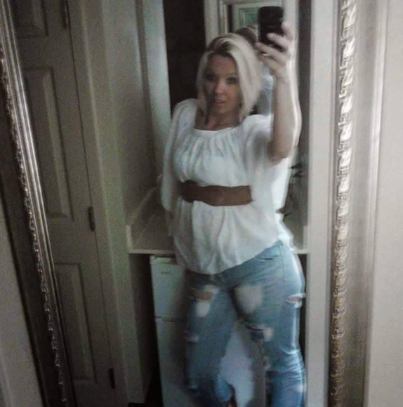 Profile Picture of Stephanie Stephanie (@stephanie30263) on Poshmark