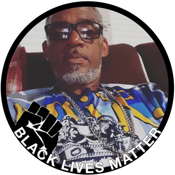 Profile Picture of Octavias Perry (@octavias56) on Poshmark