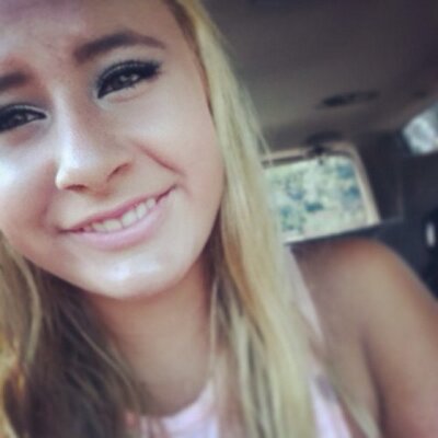 Profile Picture of Mckenzie Herbert (@moonmckenzie) on Twitter