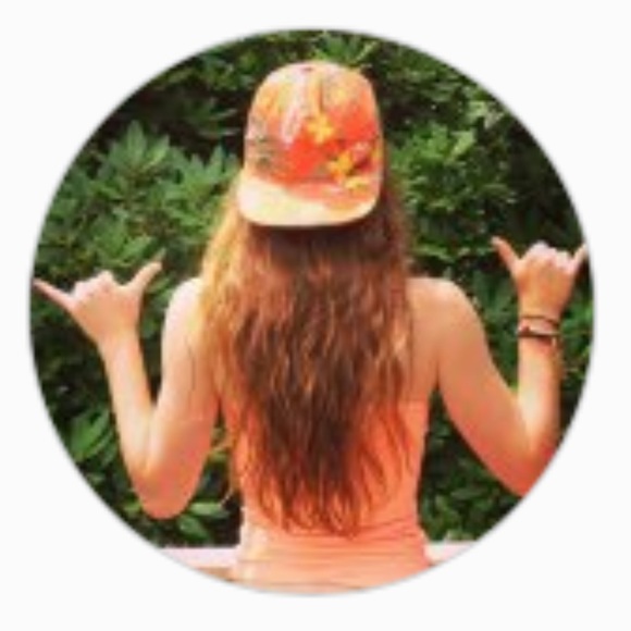 Kathryn Anastopoulos - Poshmark Profile Picture of Kathryn Anastopoulos (@streetcharm) on Poshmark