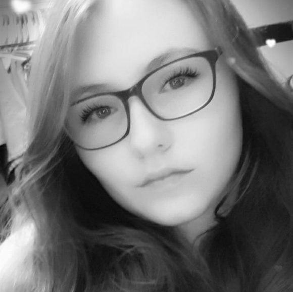 Profile Picture of Emily Joyce (@emilyjoyce666) on Poshmark