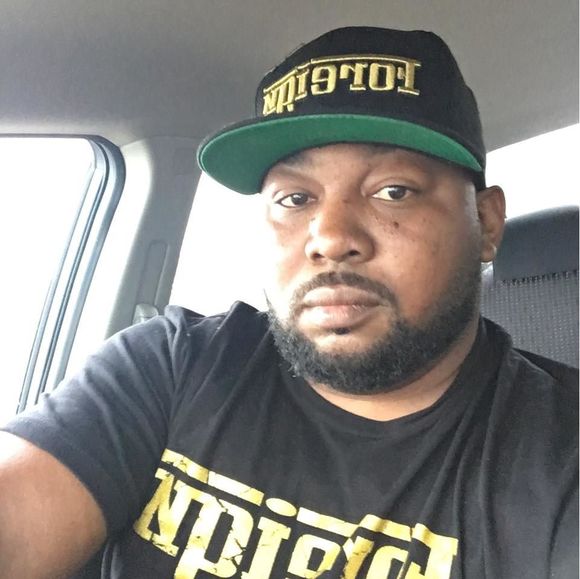 Profile Picture of Erroll Jerome (@errolljeromejr) on Poshmark