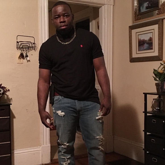 Profile Picture of Steven Paibo (@bendukollie27) on Poshmark