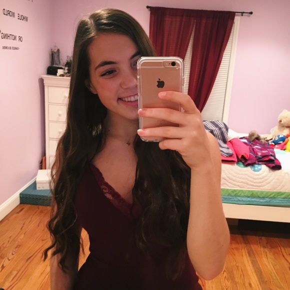 Profile Picture of Andrea Bouzos (@andreab2123) on Poshmark