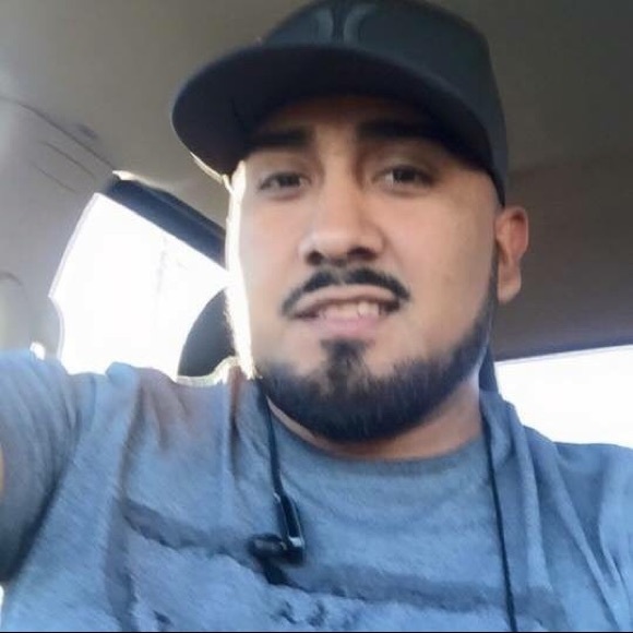 Profile Picture of Manuel Alonso (@mane1991) on Poshmark