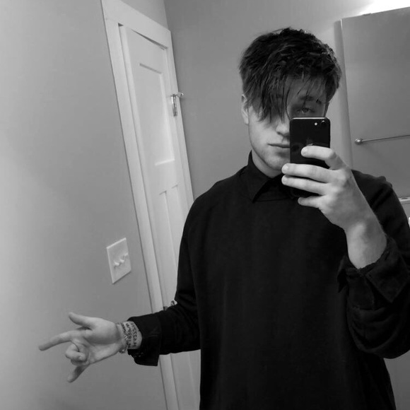 Profile Picture of Brady Hale (@bradyhale1) on Poshmark