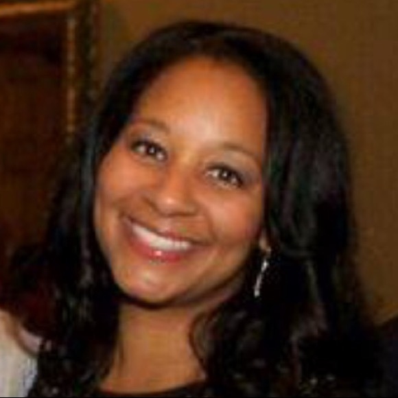 Profile Picture of Larae Johnson (@lalajohnson6) on Poshmark