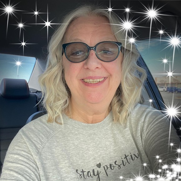 Profile Picture of Rita Roberts (@ritaroberts984) on Poshmark