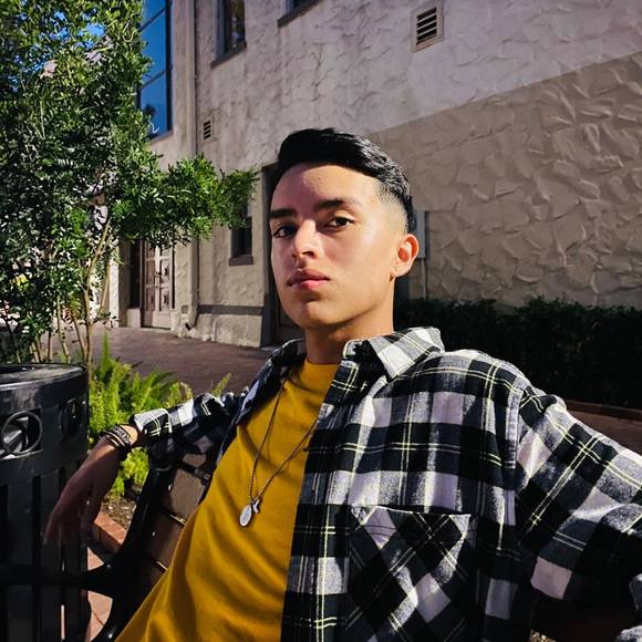 Profile Picture of Miguel Arreola (@marreola01) on Poshmark