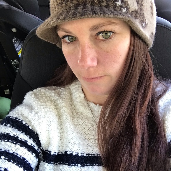 Profile Picture of Elaine Thurkettle (@ethurkettle) on Poshmark