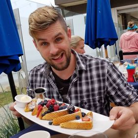 Profile Picture of Jeremy Smith (@boomerjeremy) on Pinterest