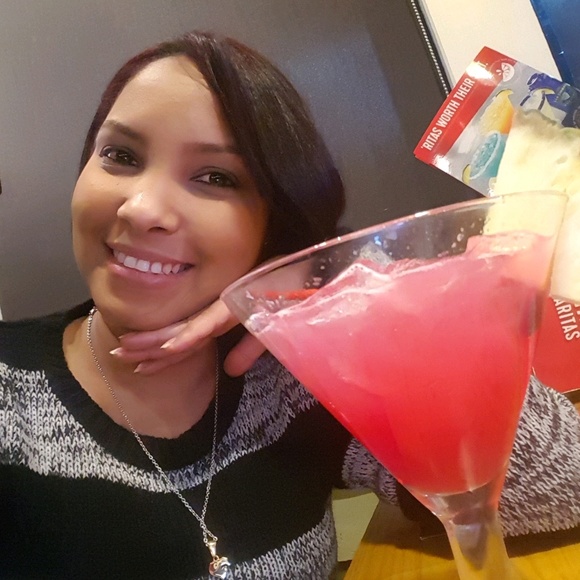 Profile Picture of Reyna Mejia (@reynamejia22) on Poshmark