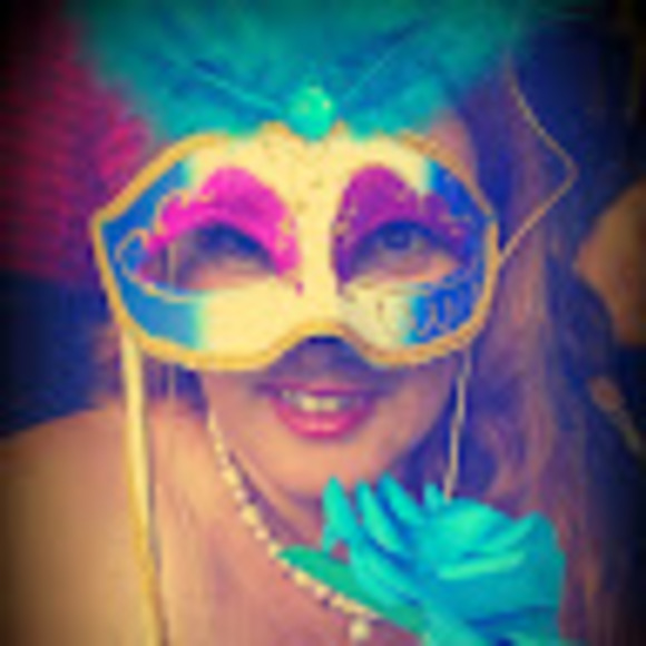 Profile Picture of Silvana Lembo (@silvanalembo72) on Poshmark