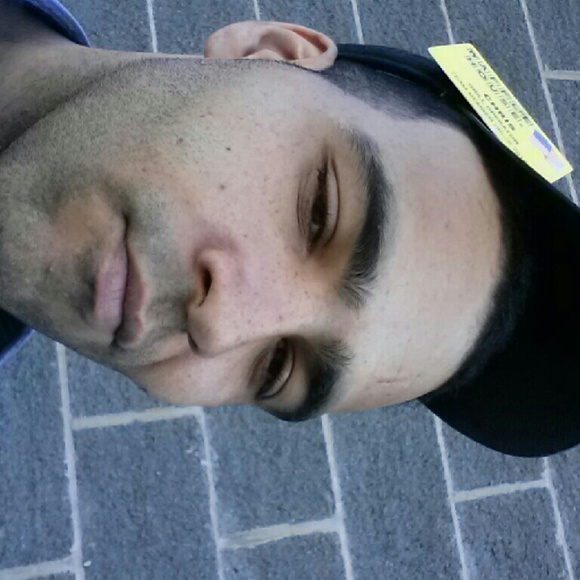 Profile Picture of Christopher Davies (@twin_89) on Poshmark