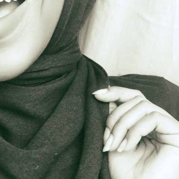 Profile Picture of Safinaz Negash (@safinassaud44) on Poshmark