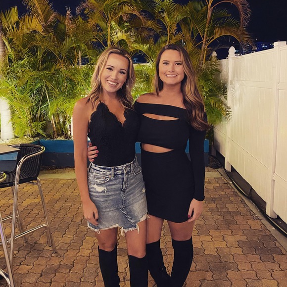 Profile Picture of Amber Tranum (@astran25) on Poshmark