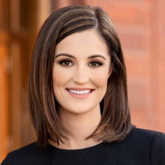 Profile Picture of Serena Cederlund (@serenacaruso) on Poshmark