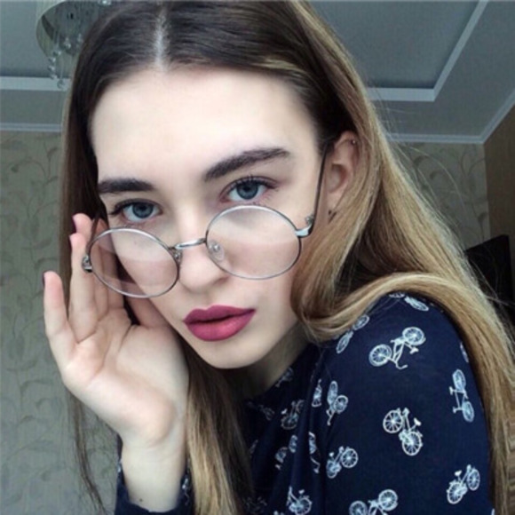Profile Picture of James Xiong (@deborahvszy8578) on Poshmark