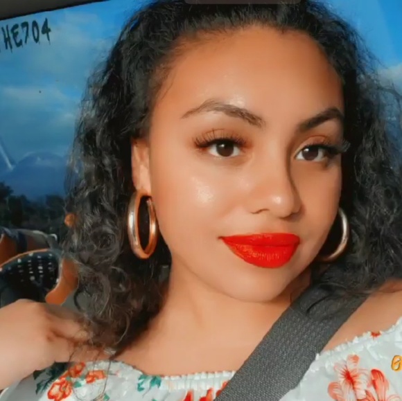 Profile Picture of Casandra Jimenez (@cassmendez) on Poshmark