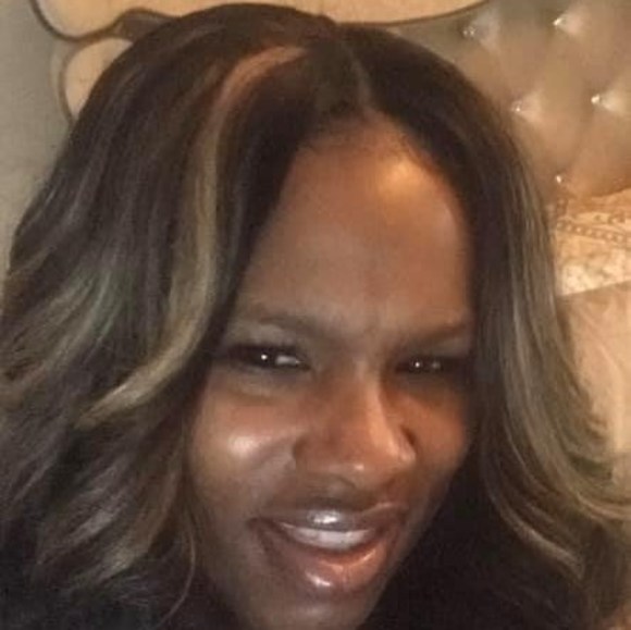 Profile Picture of Tia Kennerly (@tiakennerly) on Poshmark