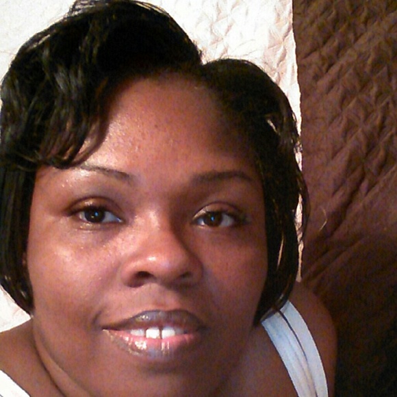 Profile Picture of Erica Hampton (@biggul) on Poshmark