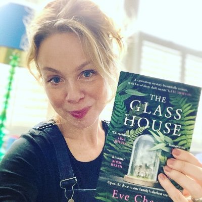 Profile Picture of Eve Chase (@EvePollyChase) on Twitter