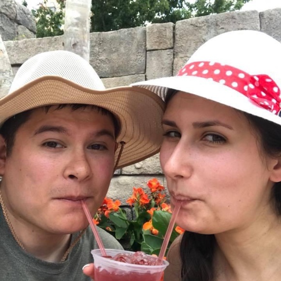 Profile Picture of Carry Vandall (@carrykyrie) on Poshmark