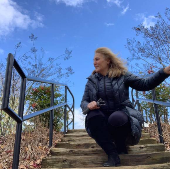 Profile Picture of Ashlee Assil (@ashyasil) on Poshmark