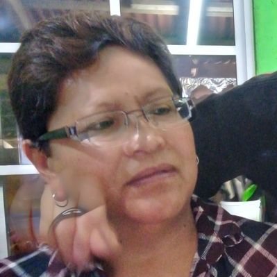 Profile Picture of Lupe Escobar (@LupeEscmrt) on Twitter