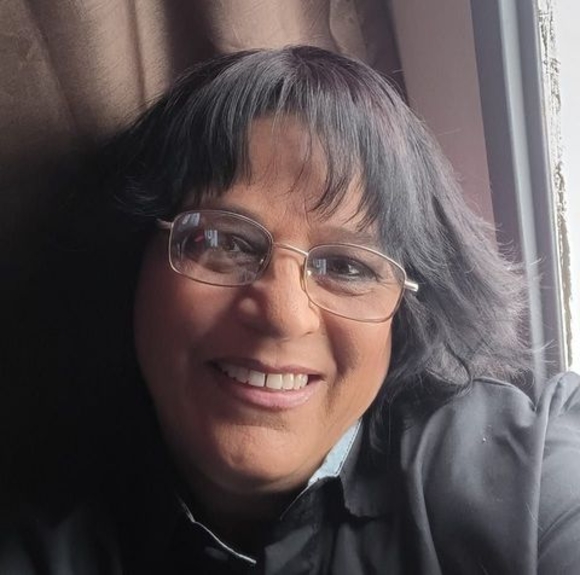 Profile Picture of Cyrstal Argo (@rhondarenee46) on Poshmark