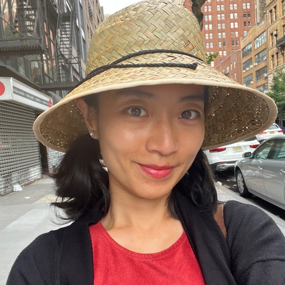 Profile Picture of Yiqing Zhao (@yiqingzhao_zyq) on Poshmark