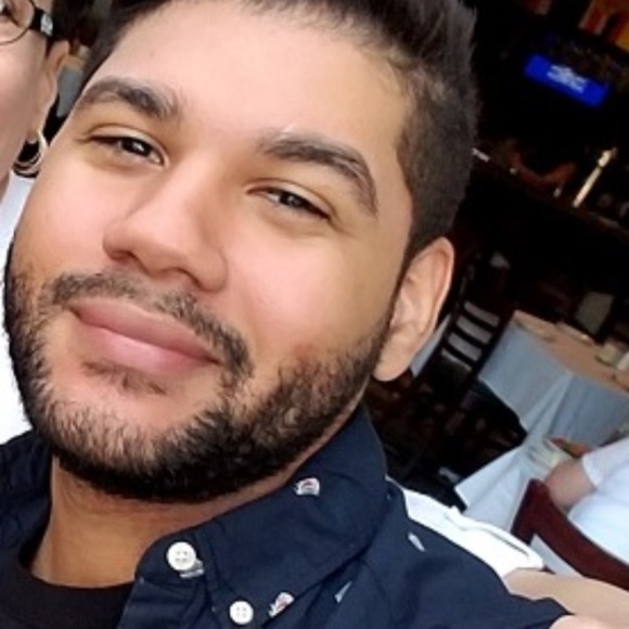 Sandro Valiente - Poshmark Profile Picture of Sandro Valiente (@broskii92) on Poshmark